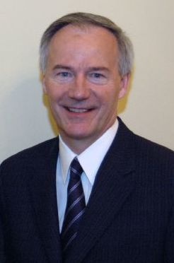 File:Asa Hutchinson 2006 (cropped).jpg