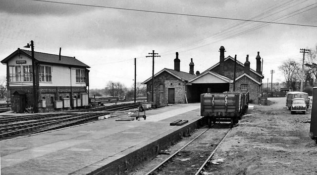 File:Blisworth railway station.jpg