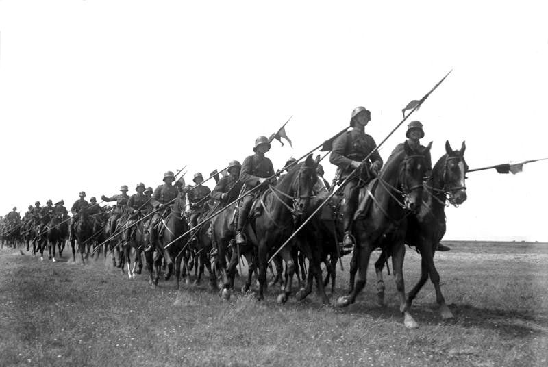 File:Bundesarchiv Bild 102-00291, Kavallerie der Reichswehr.jpg