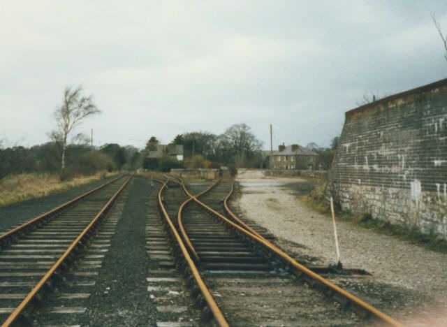 File:Rusty rails - geograph.org.uk - 224671.jpg