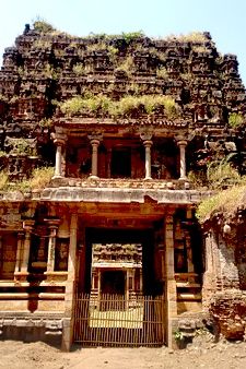 File:Thukachi abatsahayesvarartemple1.jpg