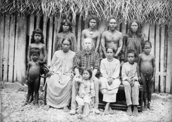 File:William Harris and his family.png