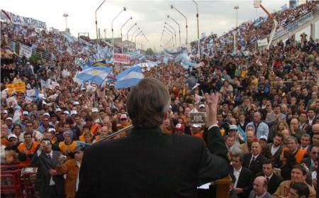 File:Kirchner en Gualeguaychú 5-may-2006 3-presidencia-govar.jpg