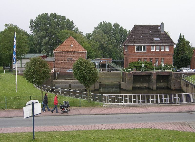 File:Otterndorf Schoepfwerk 02 (RaBoe).jpg