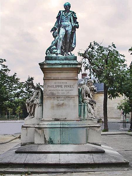 File:Pinel statue, Salpetriere, Paris.JPG