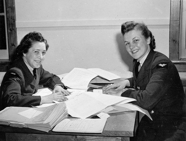 File:RCAF Uplands WD Timekeepers.jpg