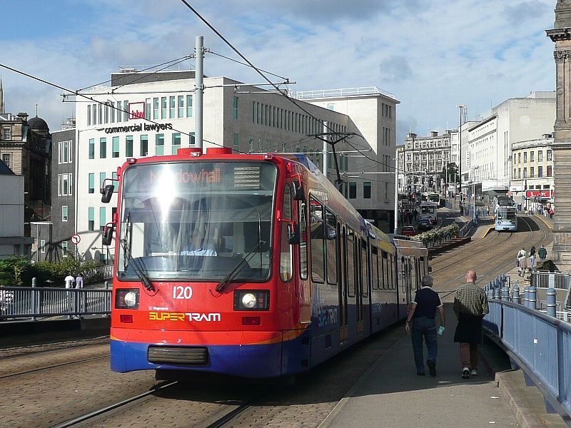 File:Supertram at parksquarebridge.jpg