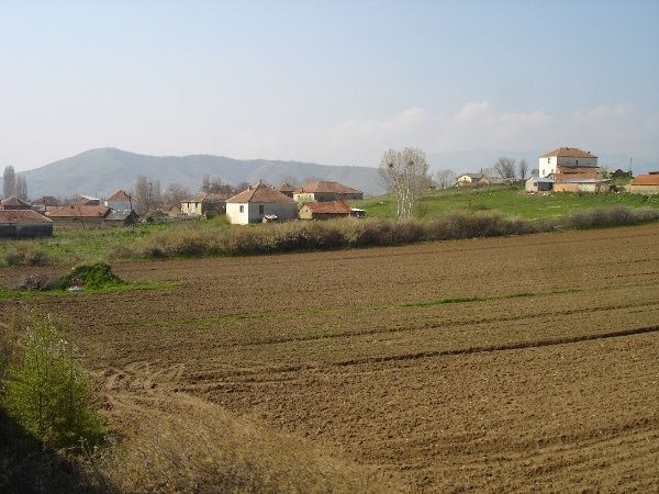 File:Trojkrsti-Prilep.JPG