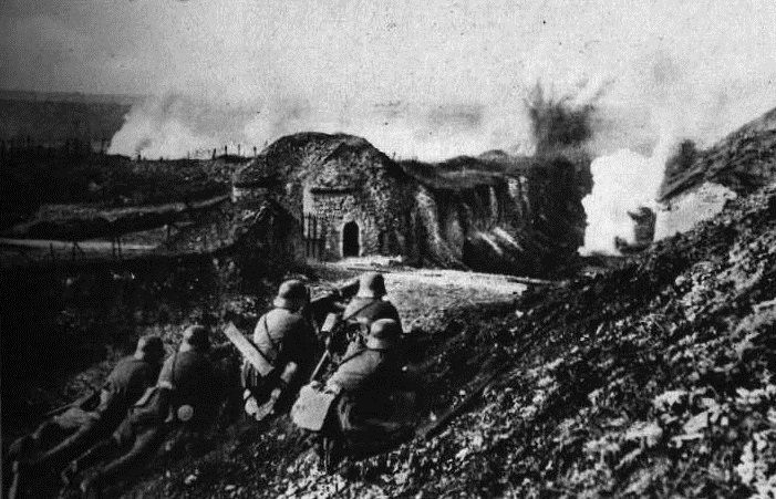 File:WWI Attack on Fort Vaux 1916.jpg