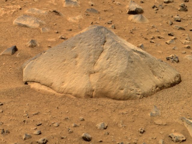 File:Adirondack rock Gusev crater Mars.jpg