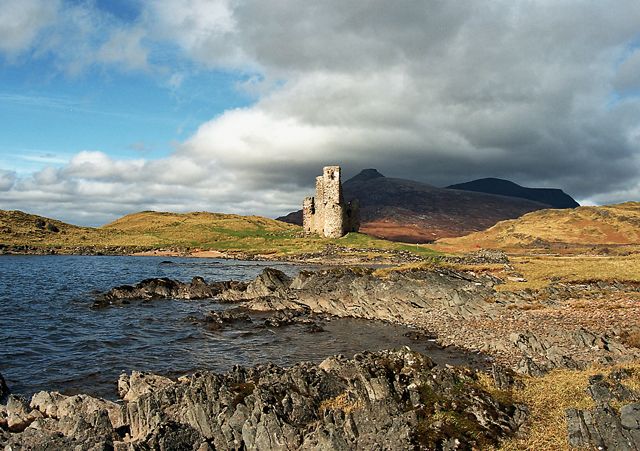 File:Ardvreck Castle.jpg