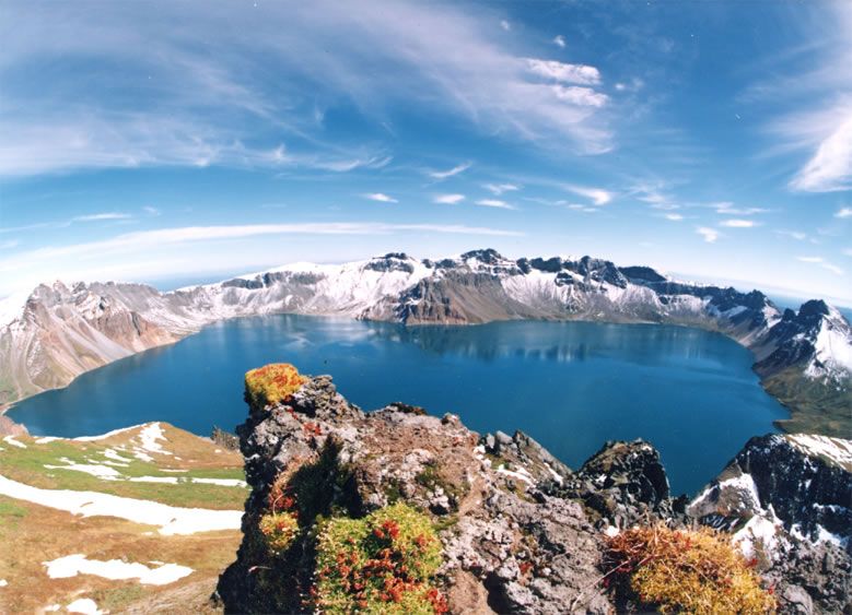 File:Baitou Mountain Tianchi.jpg