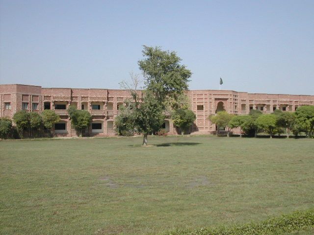 File:Chenab College Jhang 1.jpg