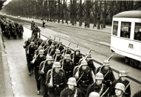 File:DanzigTroops.jpg