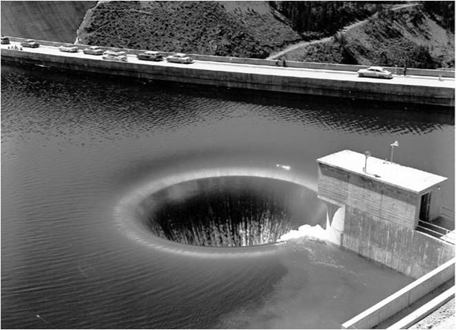 File:HungryHorseDamSpillway.jpg