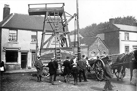 File:Installing overhead electrification for trams, Sedgley.jpg