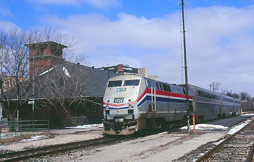 File:International at Guelph station, March 21, 2004.jpg