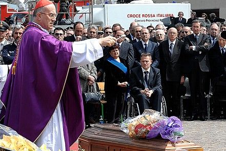 File:L'Aquila state funeral.jpg