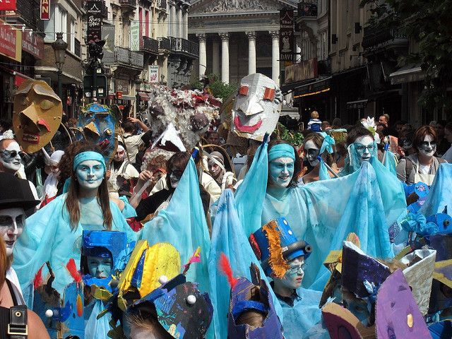 File:Zinneke-parade-brussel-1350316079.jpg