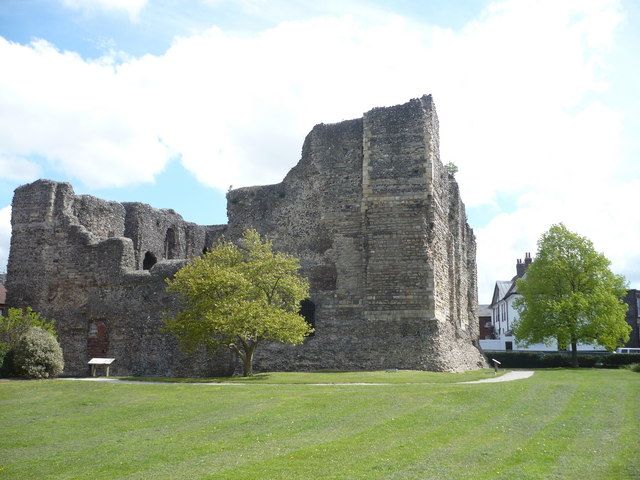 File:Canterbury castle - geograph.org.uk - 1270897.jpg