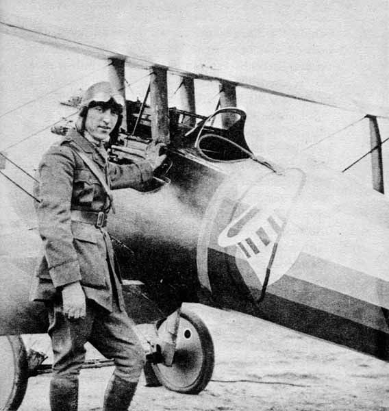 File:Eddie Rickenbacker Nieuport 28.jpg