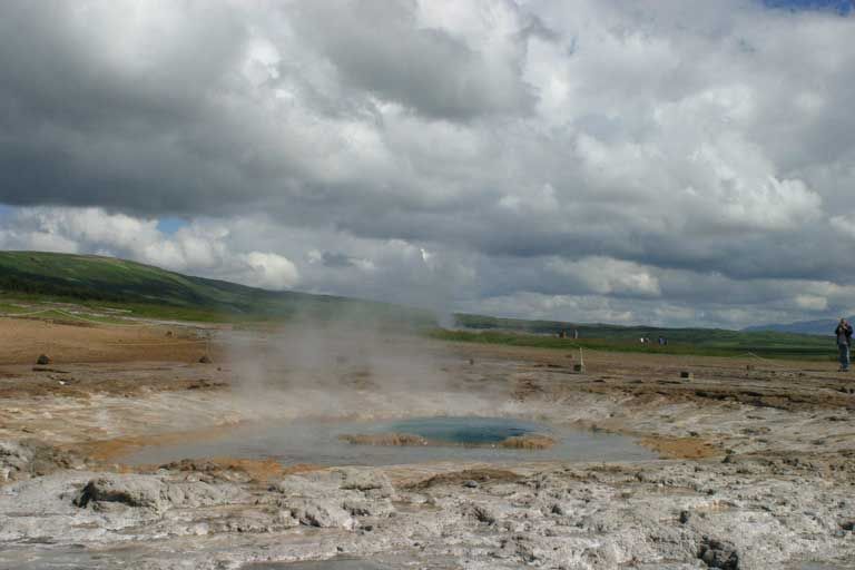 File:Geyser exploding 1 large.jpg