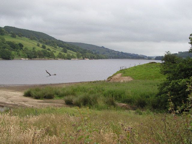 File:Gouthwaite Reservoir.jpg