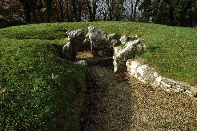 File:Nympsfield Long Barrow (geograph 1040823).jpg