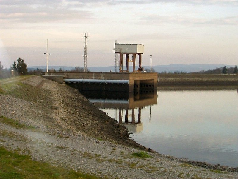 File:Oberbecken pumpspeicherwerk wendefurth.jpg