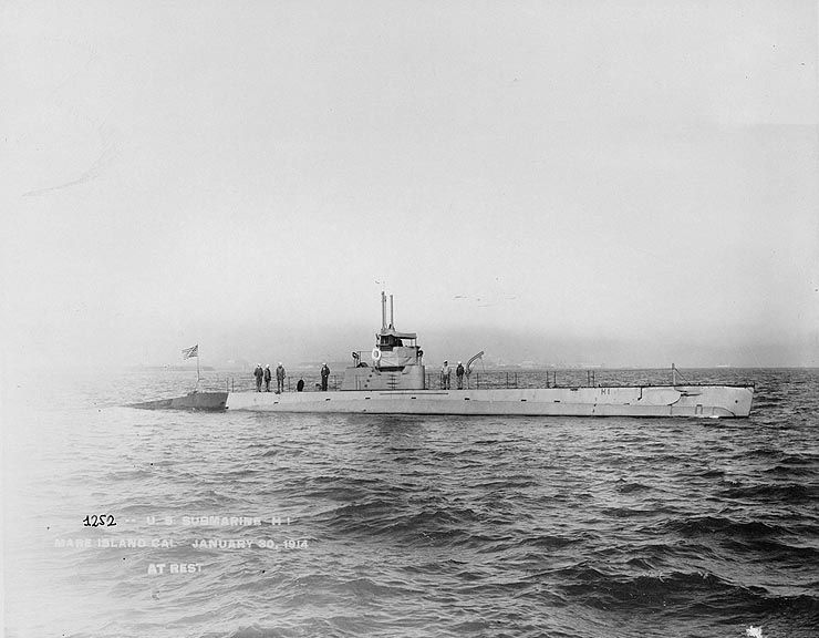 File:USS H-1;H69853.jpg