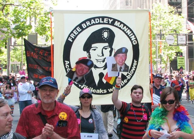 File:Bradley-manning-pride002 (5877396909).jpg