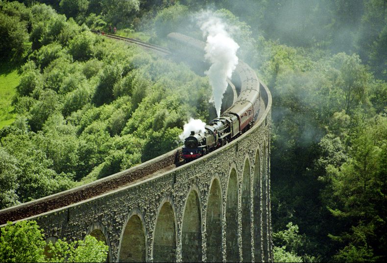 File:Cynghordy Viaduct (2192096675).jpg