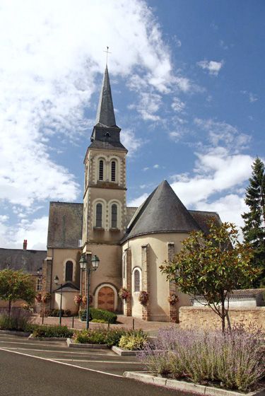 File:Entrammes - Eglise St Etienne.jpg