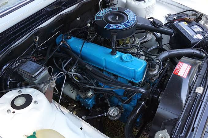 File:Holden-blue-3.3-engine.jpg