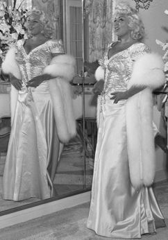 File:Mae West in 1953.jpg