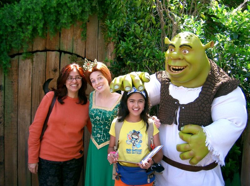 File:Shrek & Fiona like their subjects.jpg