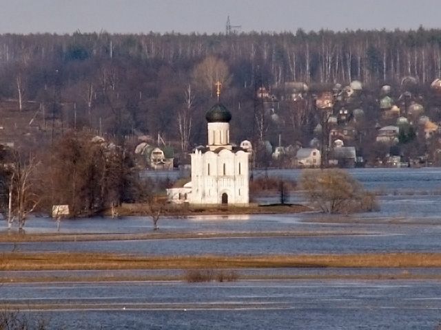 File:Church the Nerl-2005.JPG