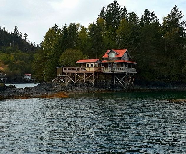 File:Halibut Cove house on pilings.jpg