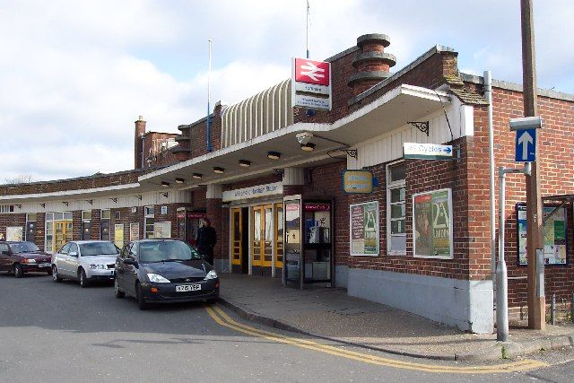 File:Horsham Railway Station.jpg