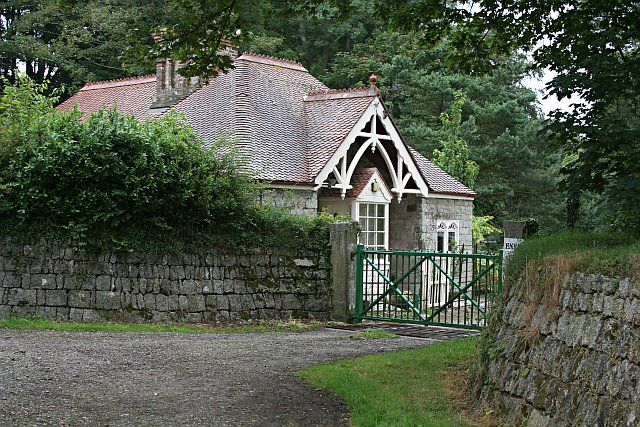 File:The Lodge - geograph.org.uk - 199722.jpg