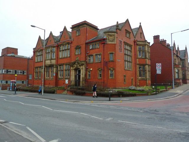 File:Chadderton Library.jpg