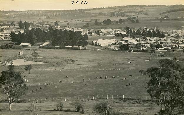 File:Crookwell (4841766789).jpg