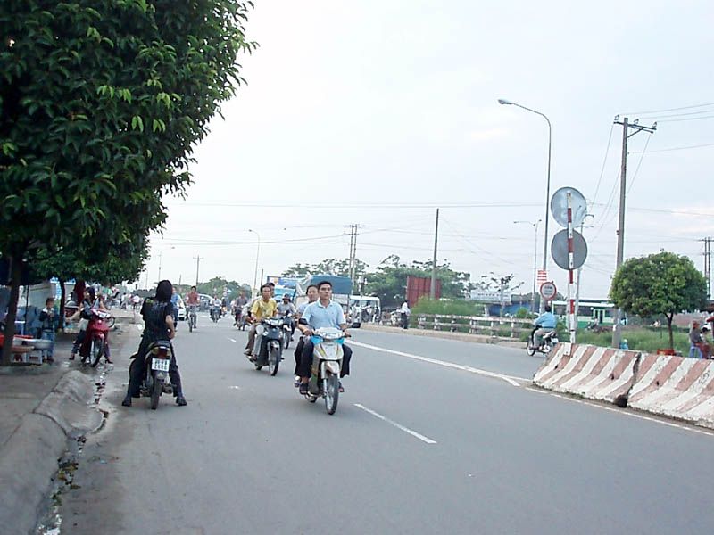 File:Duong pho tai thuan an.jpg