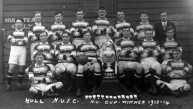 File:Hull fc team challenge cup winners 1914.jpg