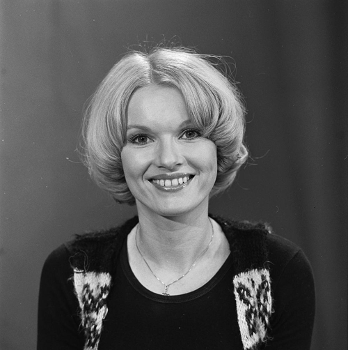 File:Martine Bijl 3.png