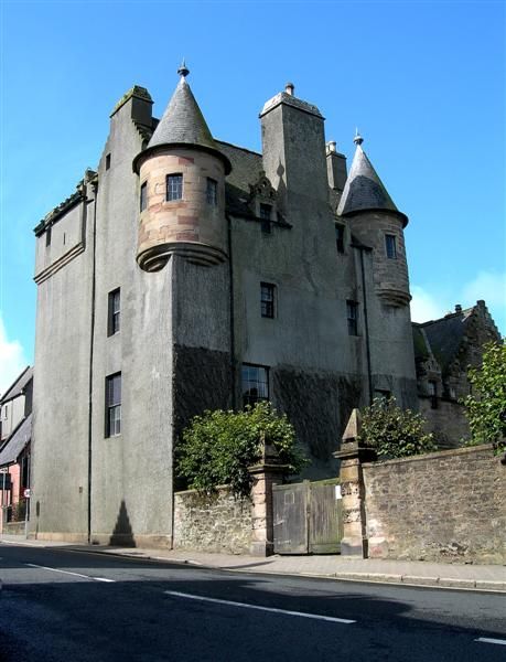 File:Maybole Castle - geograph.org.uk - 1455411.jpg