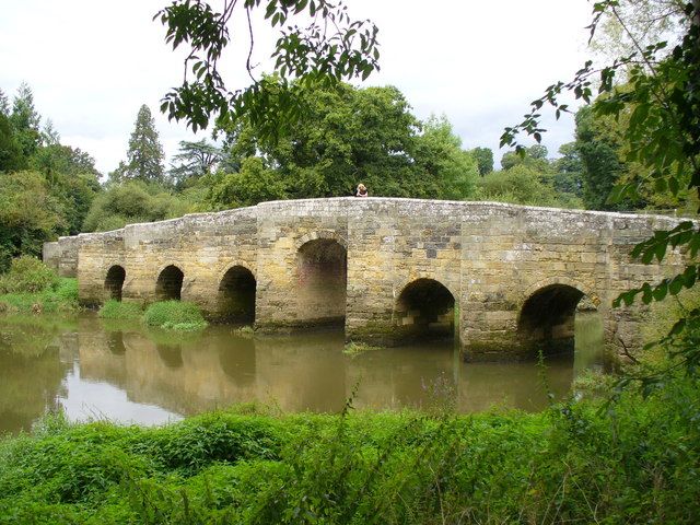 File:Stopham Bridge - geograph.org.uk - 543597.jpg