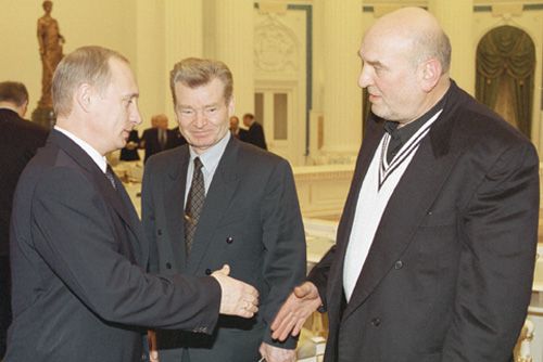 File:Vladimir Putin 10 December 2001-1.jpg