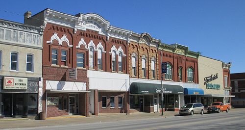 File:Downtown, Grundy Center, Iowa..jpg