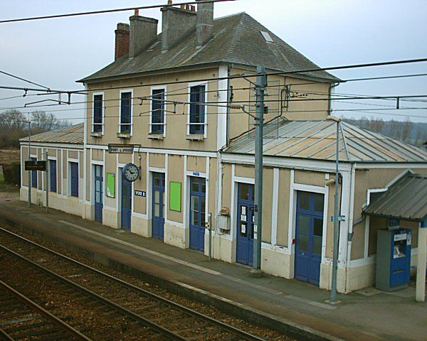 File:Gare de Pont L'Evèque.jpg